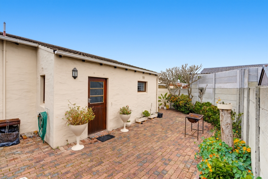2 Bedroom Property for Sale in Edgemead Western Cape